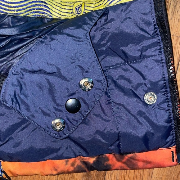 Volcom Snow Jacket - YL - Orange and black - Picture 13 of 15